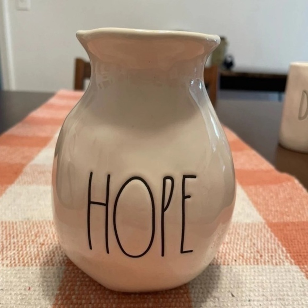 Rae Dunn Vase “Hope”​